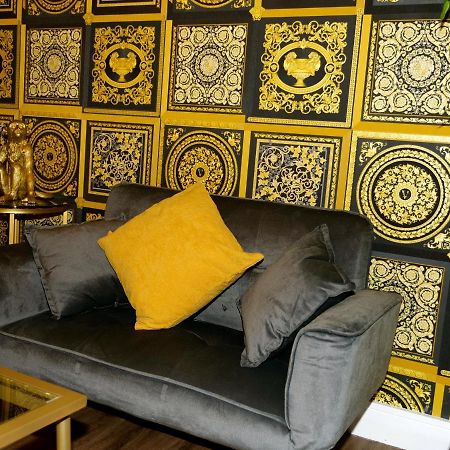 Ultra Deluxe Versace Apartment Near Sheffield Full Sky Tv Rotherham Buitenkant foto