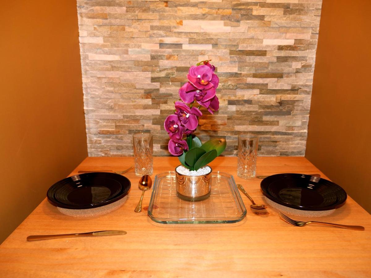 Ultra Deluxe Versace Apartment Near Sheffield Full Sky Tv Rotherham Buitenkant foto