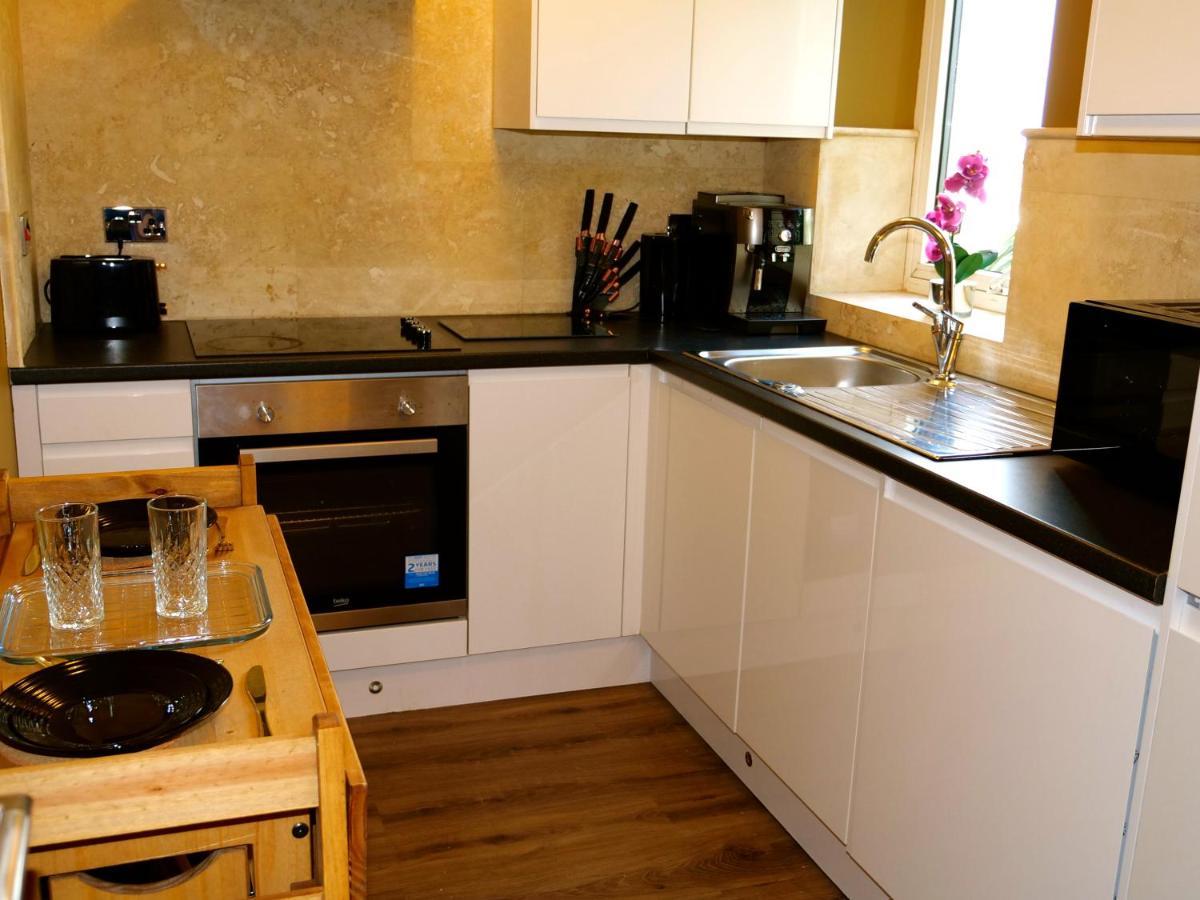 Ultra Deluxe Versace Apartment Near Sheffield Full Sky Tv Rotherham Buitenkant foto